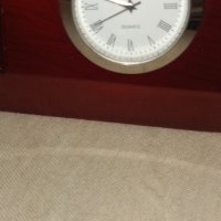Настолен кварцов часовник , снимка 3 - Други ценни предмети - 40392823