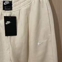 Оригинален спортен панталон Nike, снимка 3 - Спортни екипи - 42123678