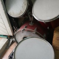 Продавам комплект барабани Тактон - червени, снимка 2 - Ударни инструменти - 37396103