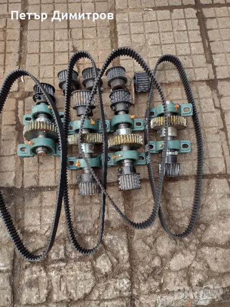 Валове със зъбни колела , ремъчни зк. и ремъци., снимка 1
