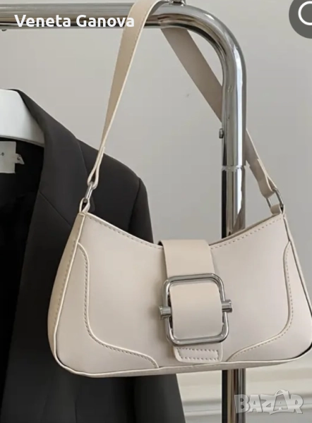 Кокетна чантичка в в цвят екрю или капучино, снимка 1