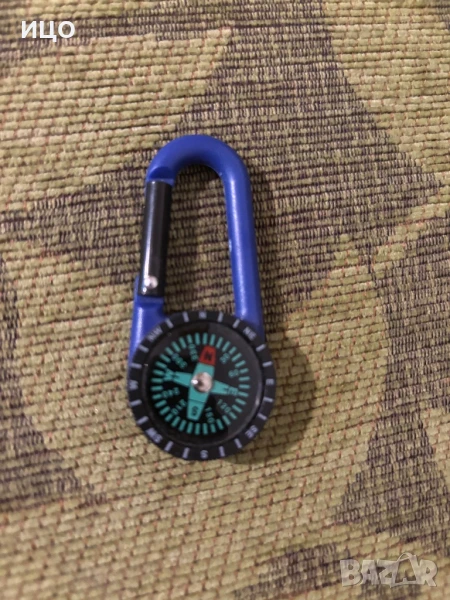 Ключодържател тип карабина с компас, снимка 1