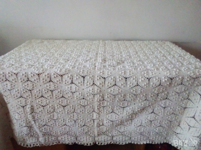 Покривка за легло ръчно плетиво, снимка 1