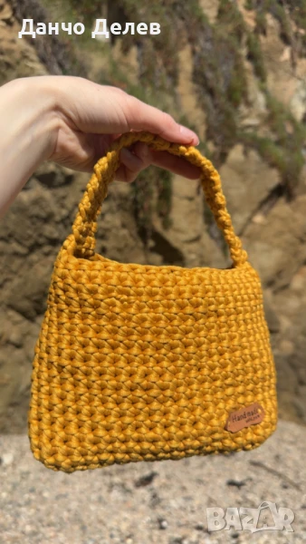 Малка ръчно изработена плетена чанта в слънчев жълт цвят, снимка 1