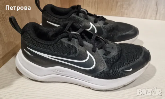 Детски маратонки Nike 35,5 , снимка 2 - Детски маратонки - 56008114