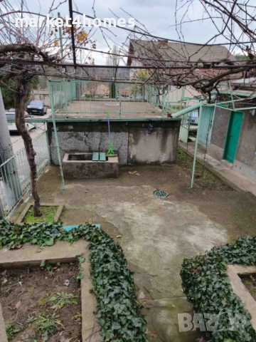 уютна къща в най-предпочитаната част на 9-ти квартал, снимка 9 - Къщи - 52772573