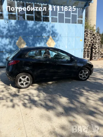 mazda 2 1.3 Benzin 2010godina, снимка 3 - Автомобили и джипове - 56521439