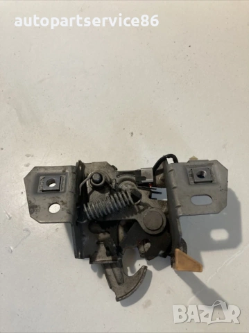 Механизъм за заключване на капак за Volvo C30 1.6 TDI 109HP (2012) 30716530, снимка 2 - Части - 54020478