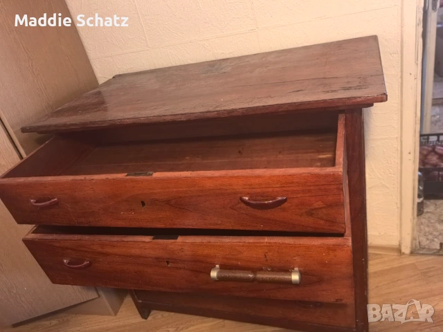 Старинен скрин