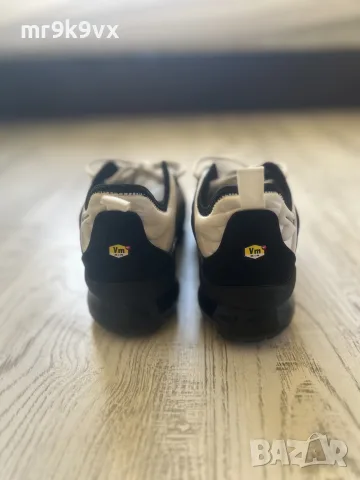 Nike VaporMax Plus, снимка 2 - Маратонки - 56223889