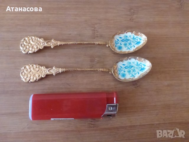 Сувенирни лъжички с емайл 2 бр 1970 г, снимка 7 - Антикварни и старинни предмети - 44375495