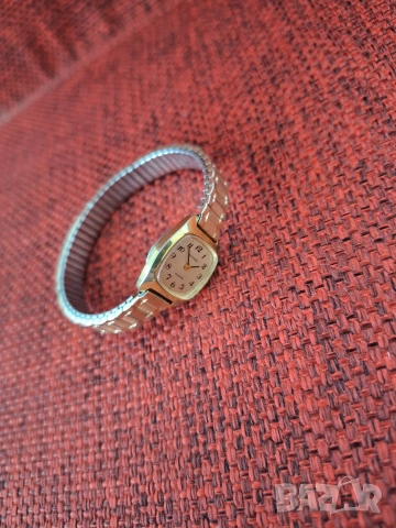 Позлатен дамки винтидж часовник GÜTHRA, снимка 8 - Дамски - 54014439