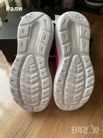 Нови маратонки Under Armour 33н., снимка 4 - Детски маратонки - 53904249