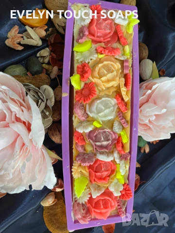 Градината Мажорел – арт сапун с флорална композиция , снимка 5 - Козметика за тяло - 51268005