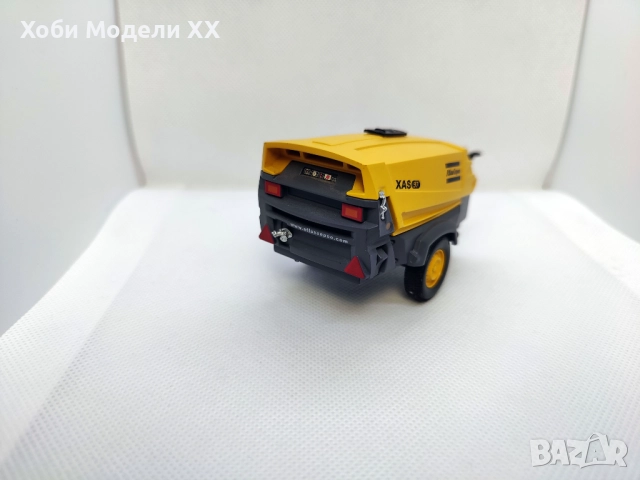 Модел мобилен компресор Атлас Копко 1:25, снимка 3 - Колекции - 52452150