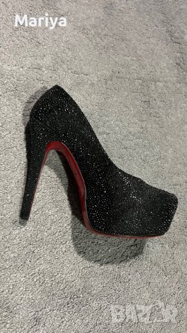 Обувки с камъни Christian Loubotin, снимка 4 - Дамски обувки на ток - 40361443