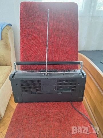 Радиокасетофон HITACHI TRK-6830E, снимка 4 - Радиокасетофони, транзистори - 50671603