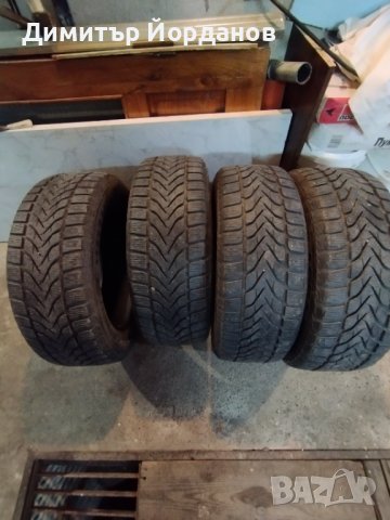 Зимни гуми 215/60/17 DOT 2017, грайфер 6,5 mm.