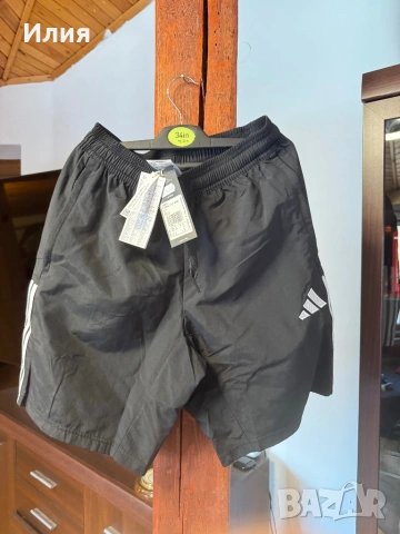 Adidas къси панталони S НОВО