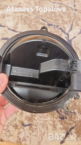 Заключващ механизъм /емблема/ за багажник Голф 5, снимка 2 - Аксесоари и консумативи - 53968903