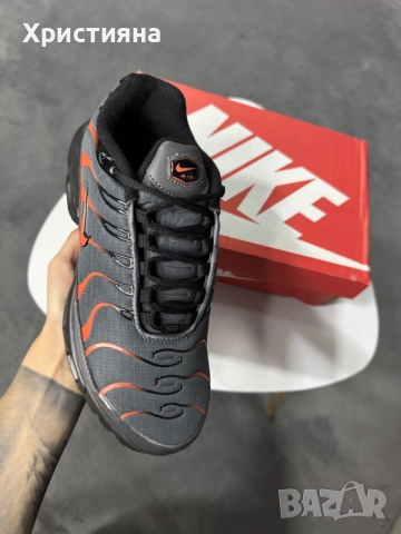 Nike Air Max Plus Drift, снимка 2 - Маратонки - 56441573