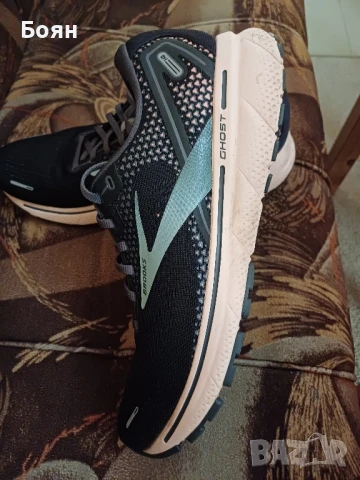 Маратонки за бягане Brooks Ghost , снимка 2 - Маратонки - 50898503