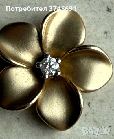 Златна висулка Плумерия с диамант , снимка 2 - Колиета, медальони, синджири - 54013721