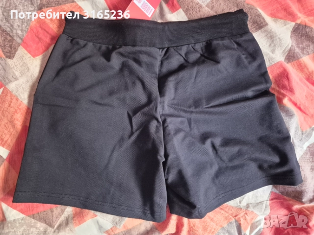 Нови дамски шорти Nike, снимка 2 - Къси панталони и бермуди - 52860212