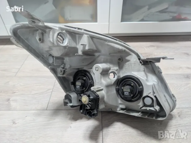 Оригинални фарове ляв и десен Toyota Corolla Verso  2001-2003, снимка 5 - Части - 48325653