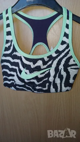 Двулицево бюстие Nike Xs , снимка 1