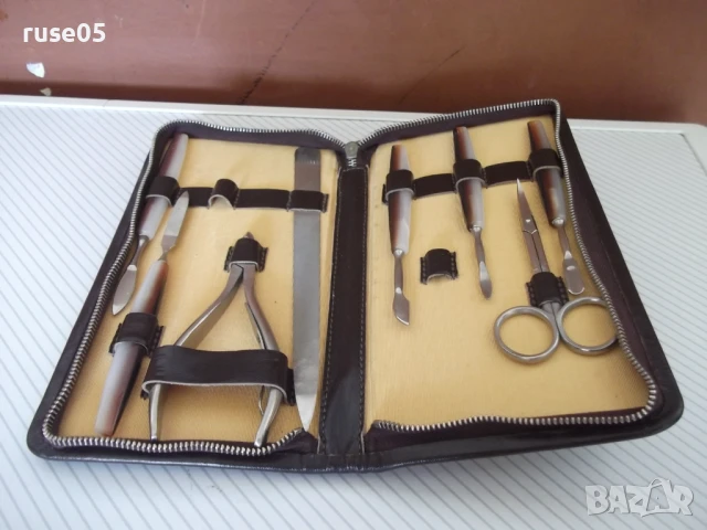 Комплект за маникюр и педикюр в кожен несесер, снимка 2 - Други - 50925958