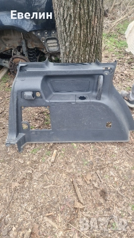 пластмасите от багажника от ляво, снимка 2 - Части - 52960149