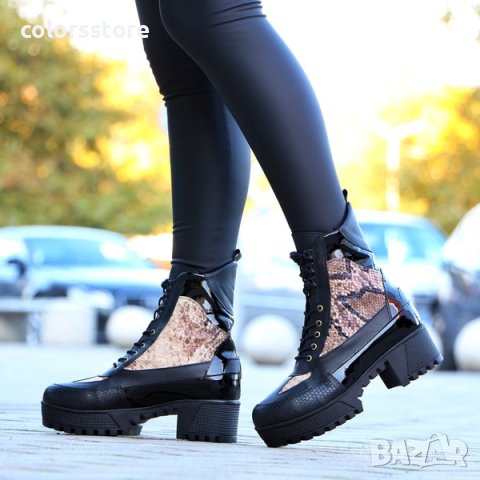 Равни боти - черни със змийски принт - BT2501, снимка 2 - Дамски боти - 34135874