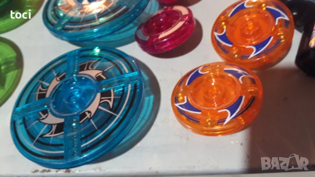 Лот детски играчки комплект пумпали Бейблейд Бакуган топчета и карти, снимка 2 - Колекции - 52138400