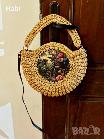 Дамска чанта, снимка 2 - Чанти - 52368310