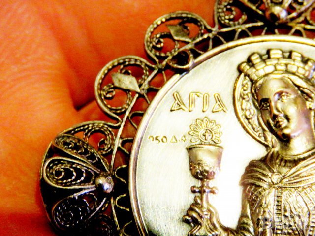 Възрожденска Сребърна икона, амулет, накит, медальон с Варвара - Панагия 70 мм  с филигран и сребъре, снимка 5 - Колиета, медальони, синджири - 36816765