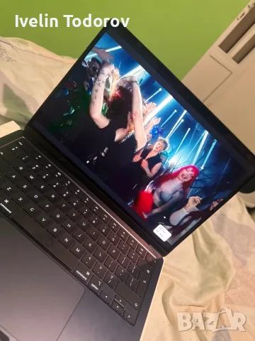 Продавам чисто нов!!Macbook air 13 M4 , снимка 2 - Лаптопи за дома - 56144107