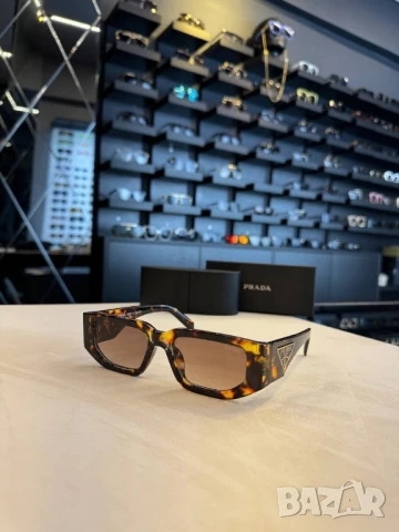 очила с черен обикновен калъф и ув защита prada fendi , снимка 8 - Слънчеви и диоптрични очила - 50751152