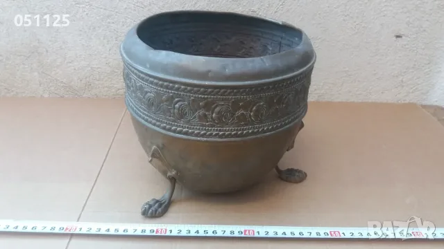 масивна бронзова саксия - римски стил 