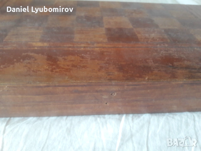 Дървена Табла 48см*48см , пулове и зарчета