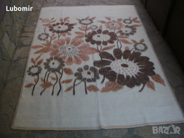 Одеало, двулицево - мека вълна - Ново !, снимка 4 - Олекотени завивки и одеяла - 51812807