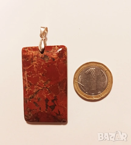 Висулка от червен яспис