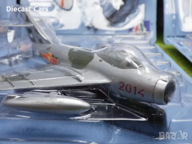 Колекция макети на самолети Fabbri / Italeri 1:100 (F-86 Sabre MiG-17, Хеликоптери), снимка 3 - Колекции - 56021852