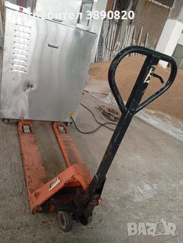 Продавам части за пелетни колички 