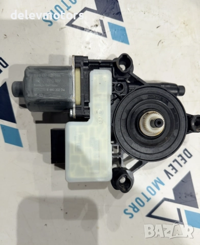 5Q0959812D моторче за стъклоповдигач за задна дясна врата от Audi A3 1.0 TFSI, двигател CHZ