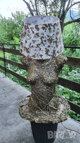 Намаление! Авторска скулптура, Голо женско тяло–лампа, над 10кг, снимка 4 - Настолни лампи - 37056486