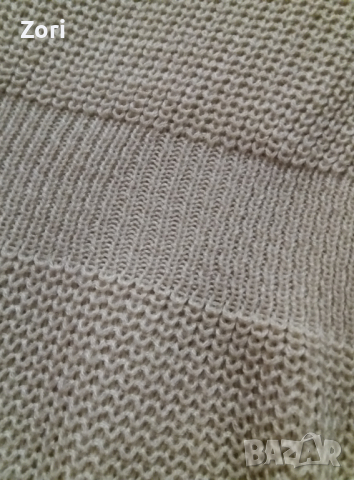 ИЗКЛЮЧИТЕЛНО КРАСИВА пухкава и мека блуза в бежово еластично плетиво с остро деколте , снимка 4 - Блузи с дълъг ръкав и пуловери - 44794094