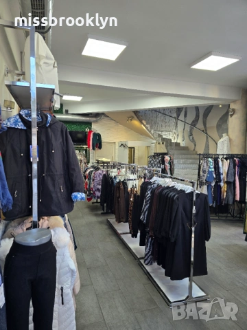 Продава се бизнес - работещ магазин за дамско облекло + налична стока, снимка 6 - Оборудване за магазин - 53111319