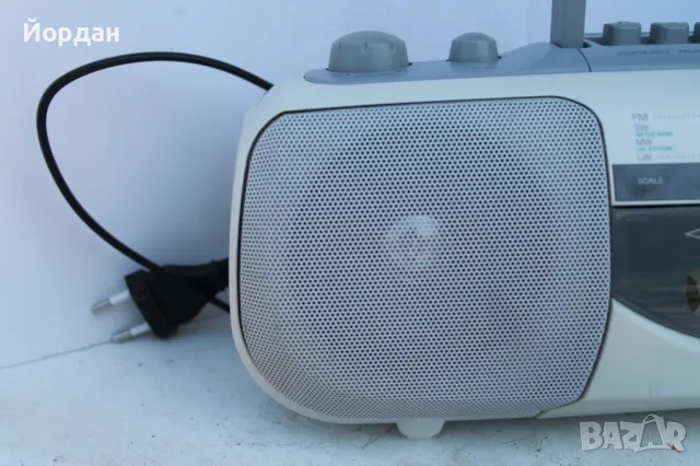 Радио касетофон ''Sony CFS-E14L'', снимка 2 - Радиокасетофони, транзистори - 50413177