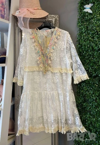 нежна дантелена рокля 